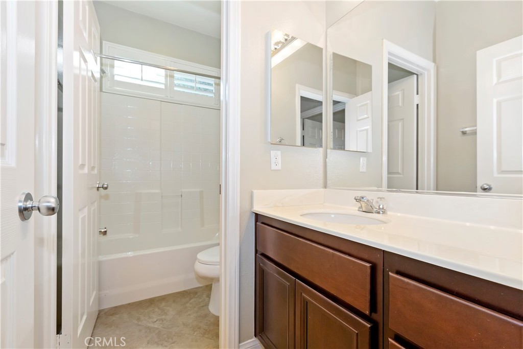 11111 Evergreen Property Photo 12