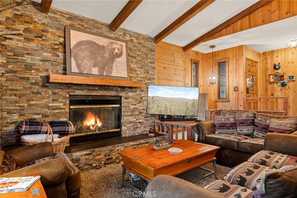 824 Oakmont Lane Property Photo 4