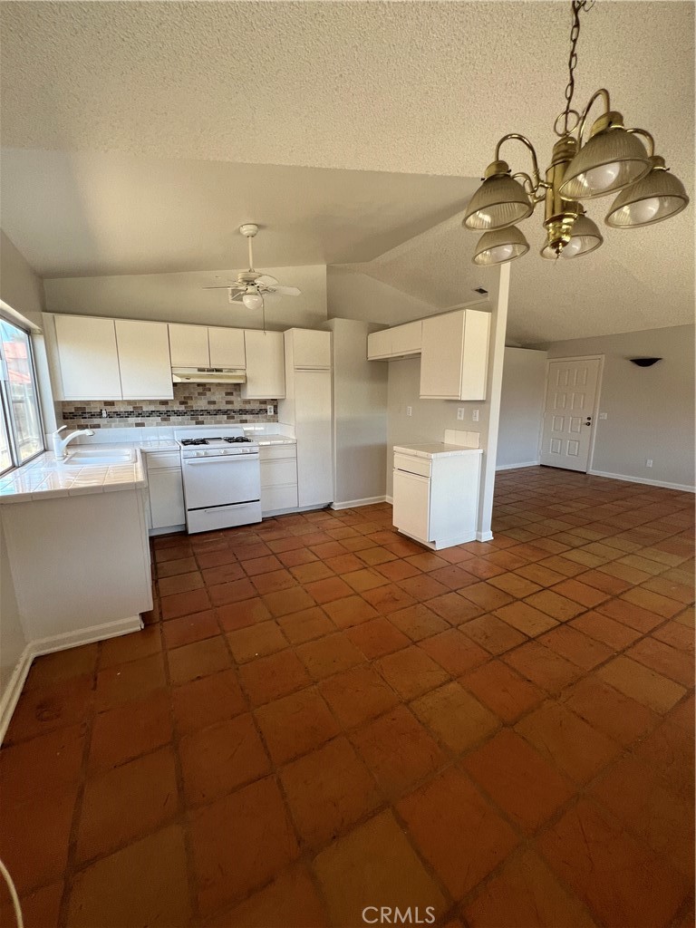 13177 Tonikan Property Photo 3