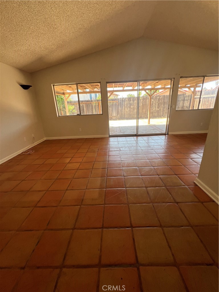 13177 Tonikan Property Photo 7