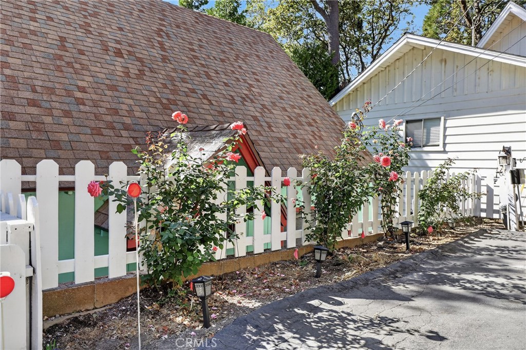 232 Sunset Property Photo 3