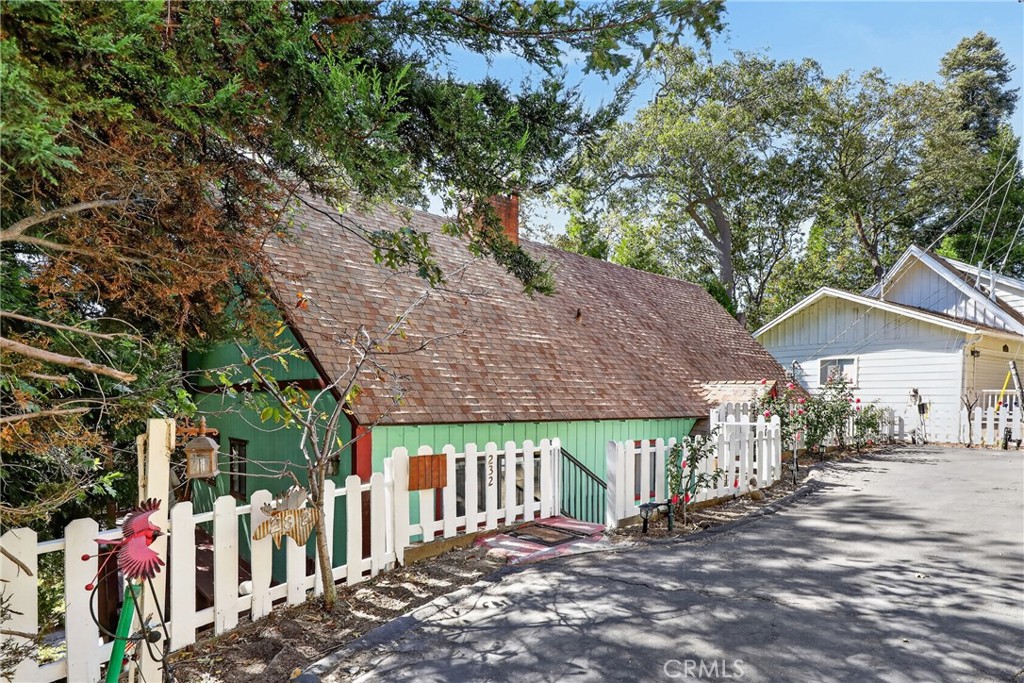 232 Sunset Property Photo 6