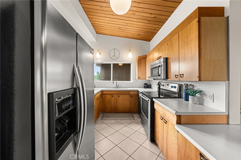13027 Burns Lane Property Photo 11