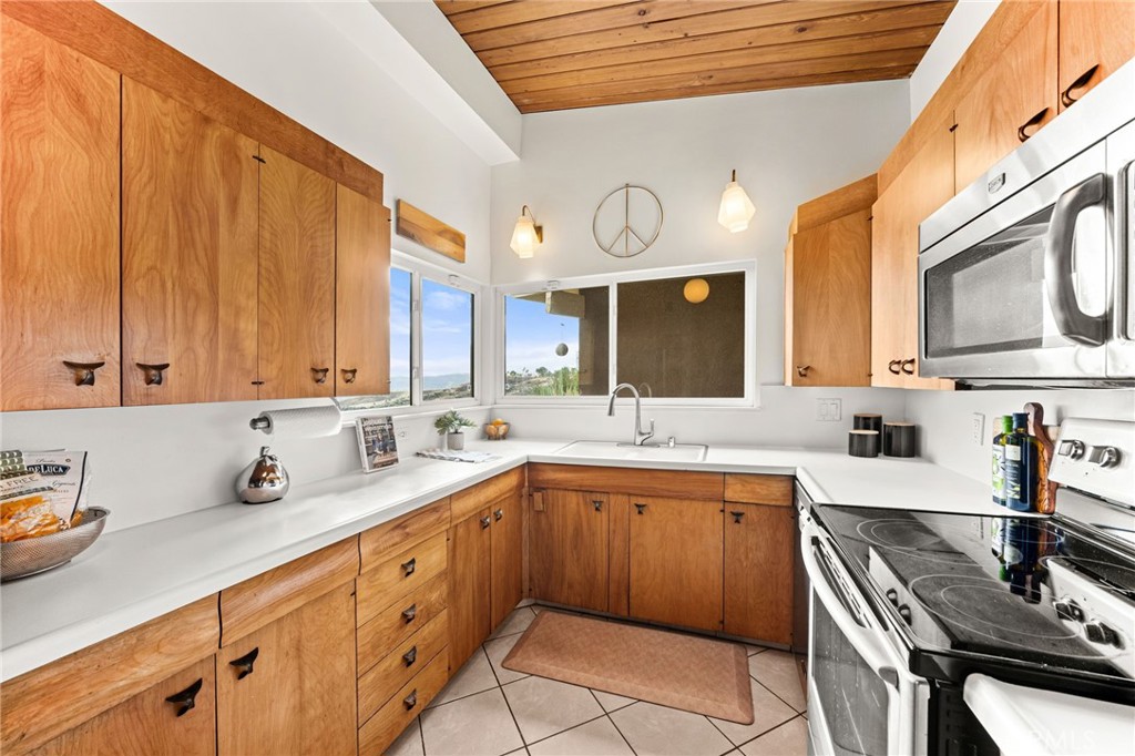 13027 Burns Lane Property Photo 13
