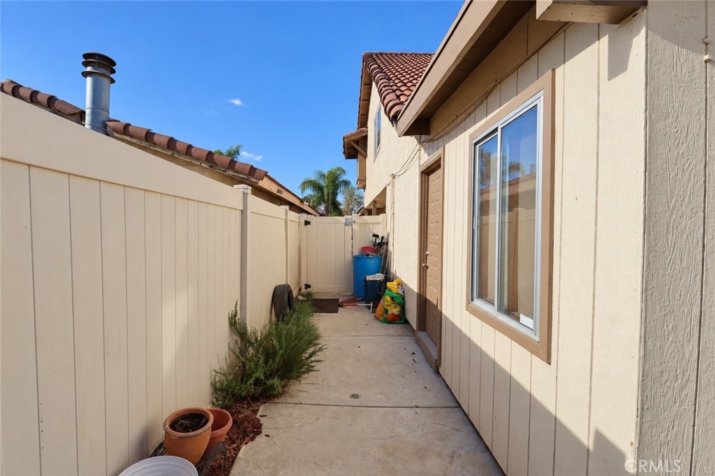 23481 Dome St Property Photo 9