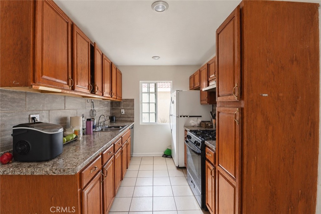 23481 Dome St Property Photo 30