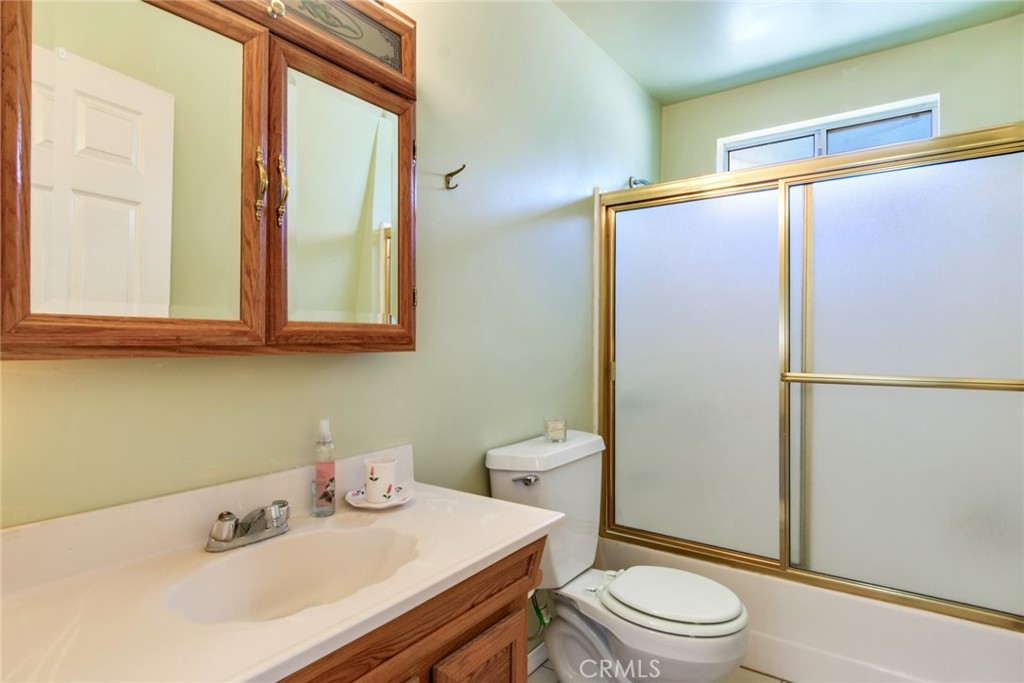 833 Angeles Property Photo 14