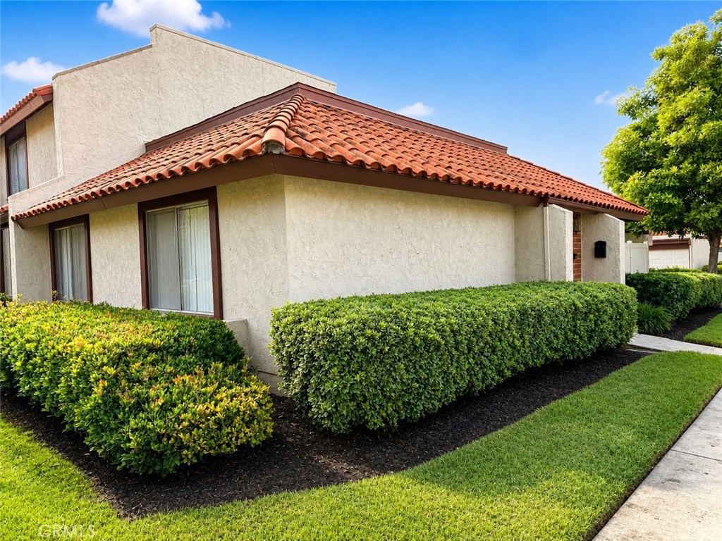4562 Toledo Property Photo 2