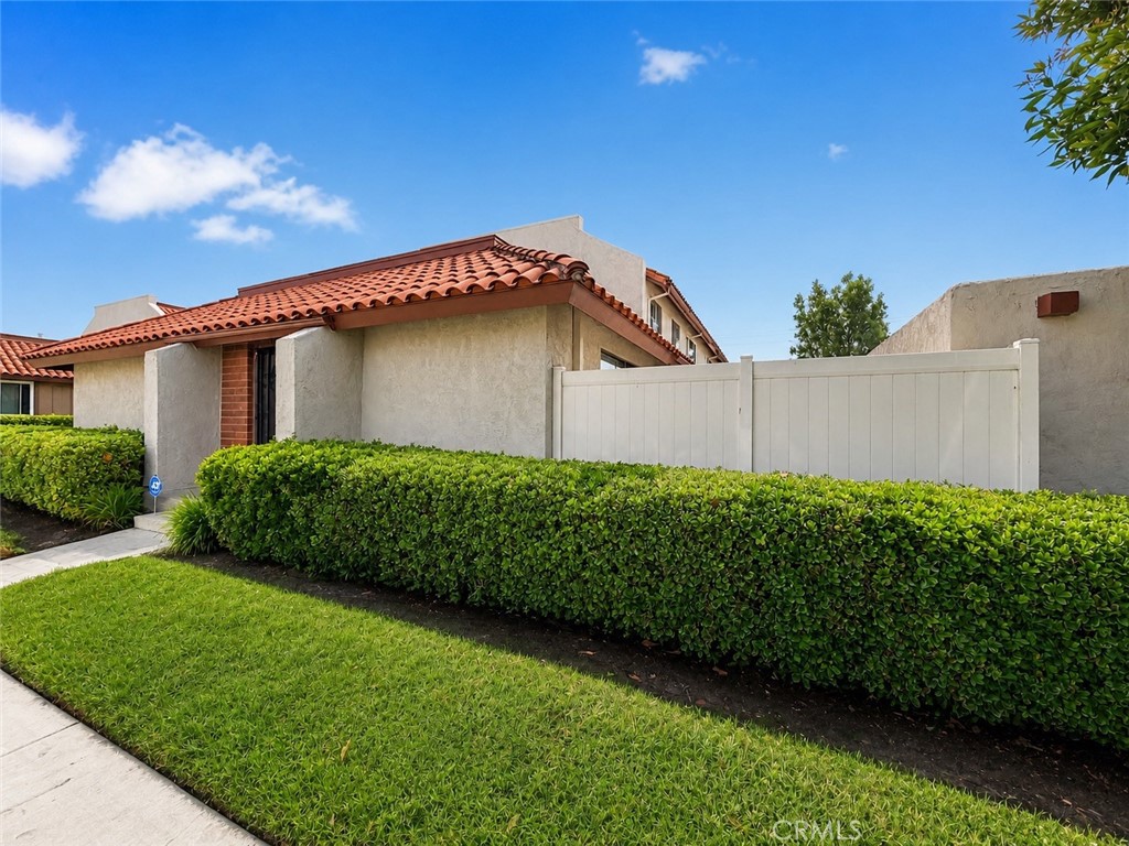 4562 Toledo Property Photo 3