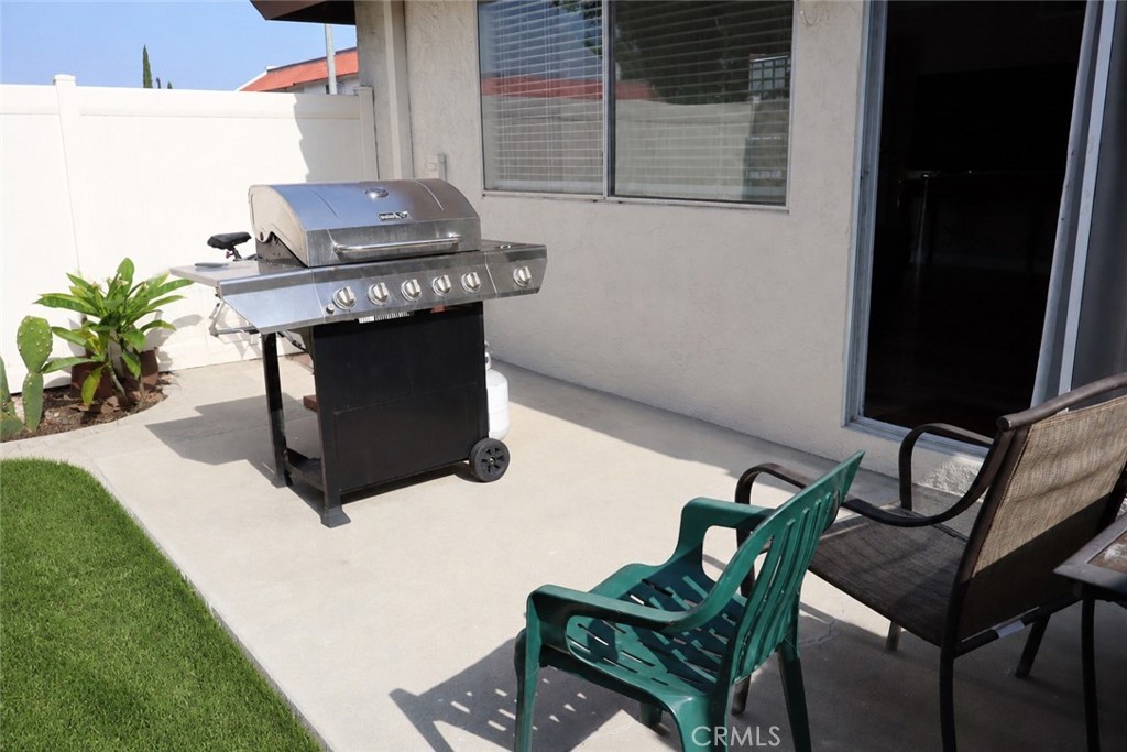 4562 Toledo Property Photo 6
