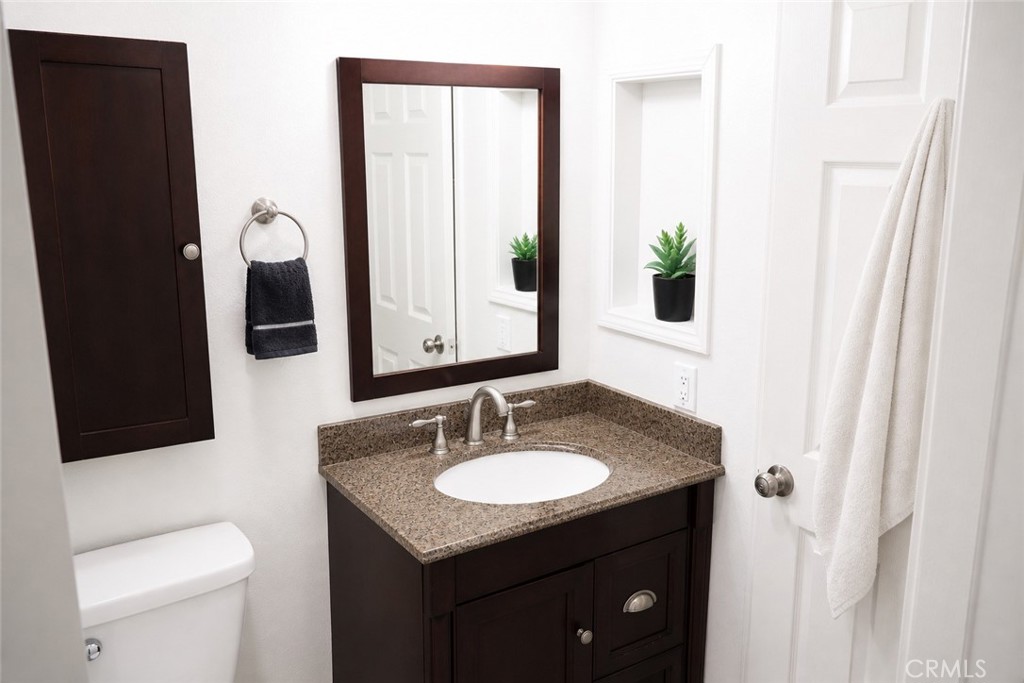 4562 Toledo Property Photo 8
