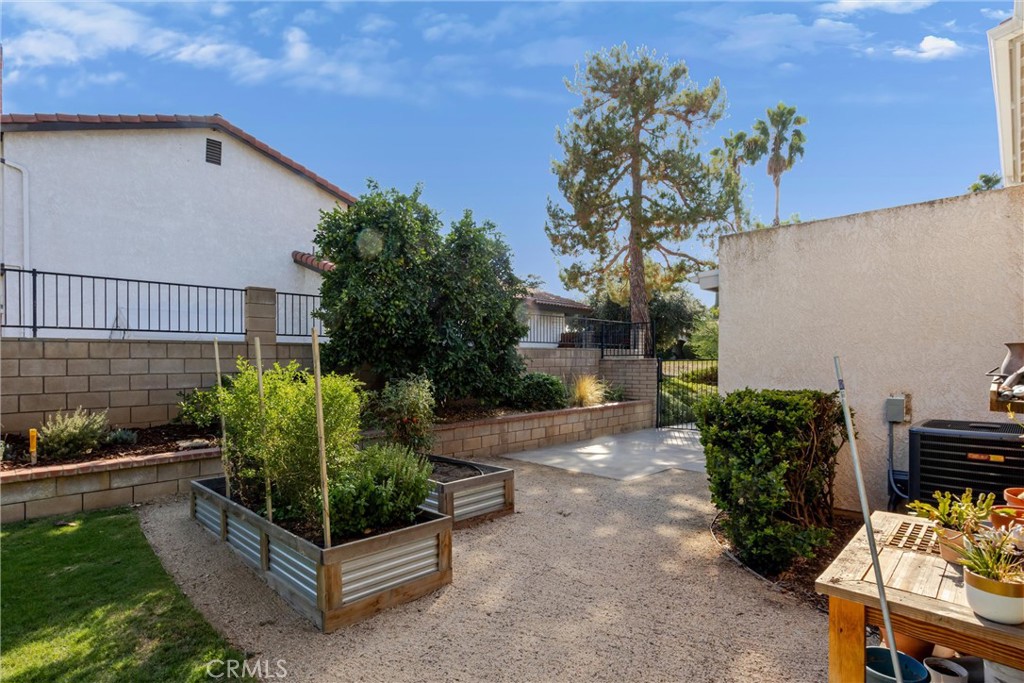 137 Channing Street Property Photo 32