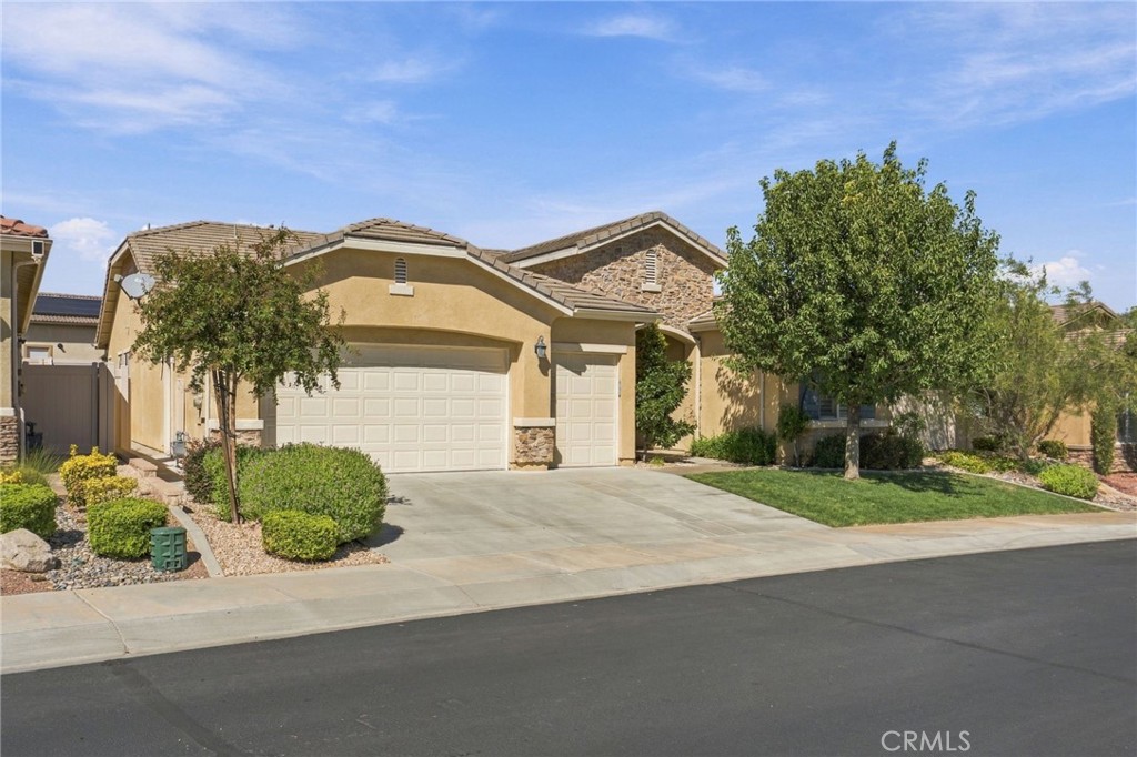 475 Whitney Peak Property Photo 4