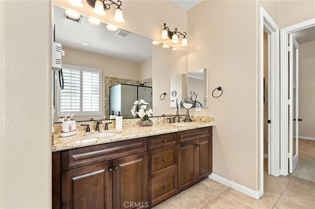 475 Whitney Peak Property Photo 33