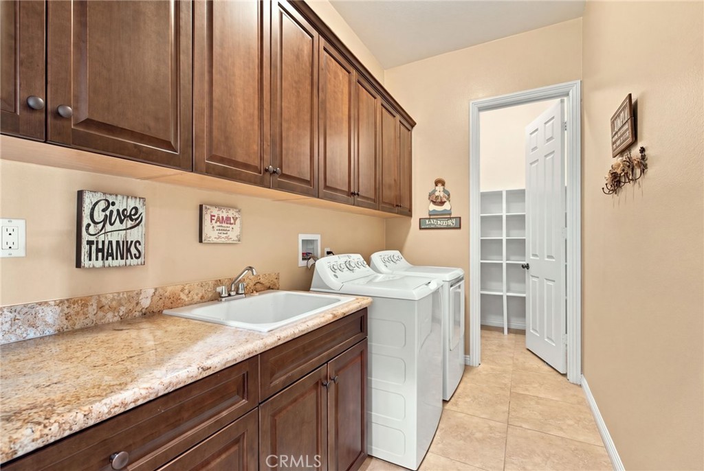 475 Whitney Peak Property Photo 38