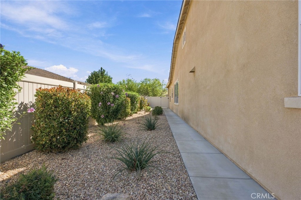 475 Whitney Peak Property Photo 48