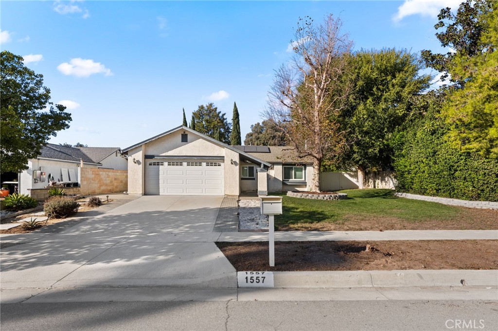 1557 Cambridge Avenue Property Photo 1