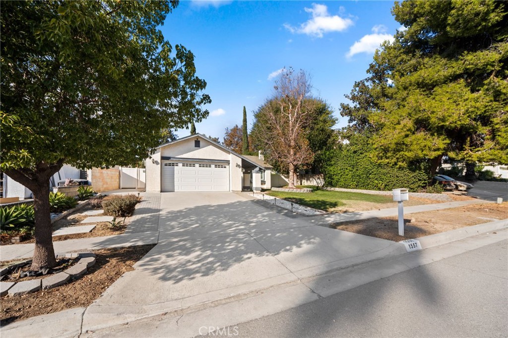 1557 Cambridge Avenue Property Photo 3