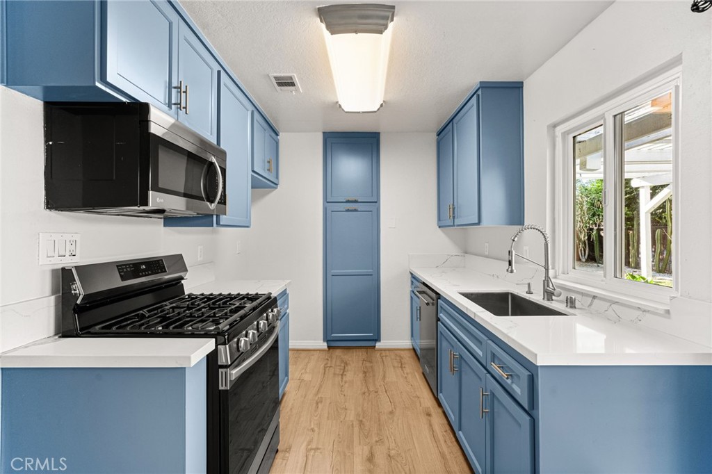 1557 Cambridge Avenue Property Photo 9