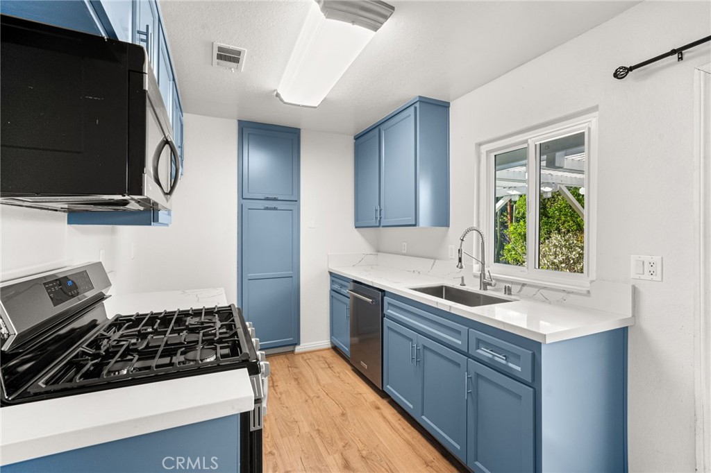 1557 Cambridge Avenue Property Photo 10