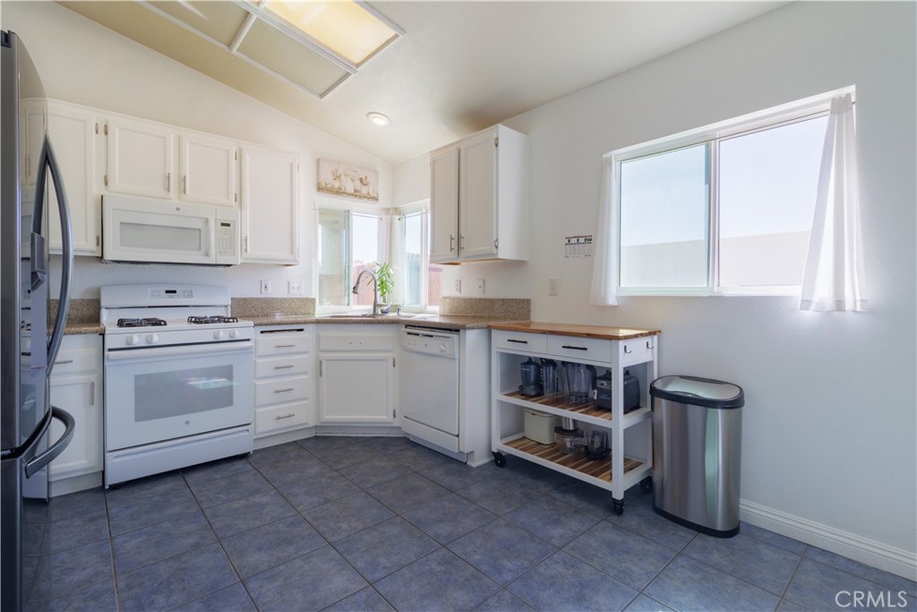 12573 Loma Verde Drive Property Photo 13