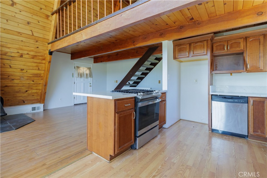 1415 Golden Rule Lane Property Photo 6