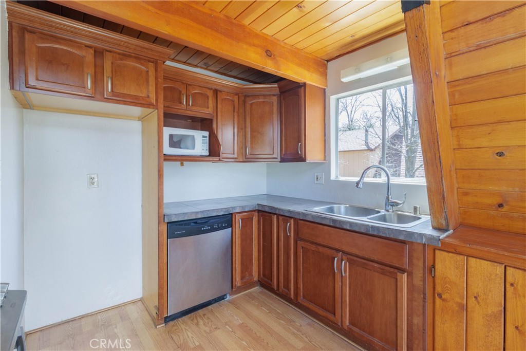 1415 Golden Rule Lane Property Photo 8