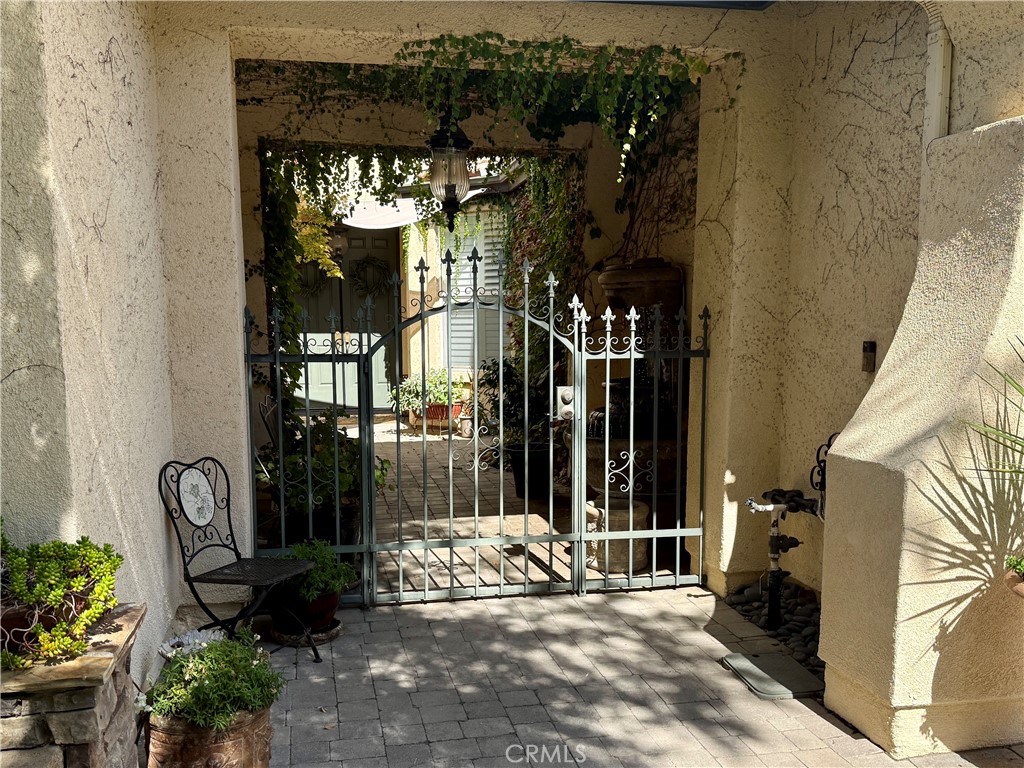 13920 Meadow View Lane Property Photo 2