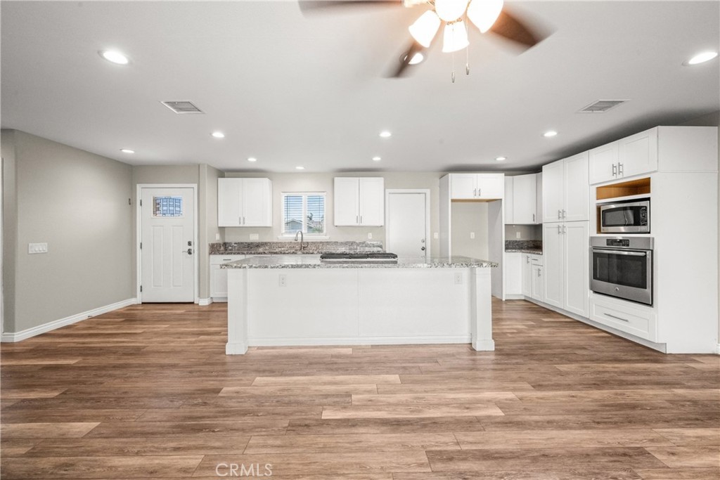 5616 Deodar Street Property Photo 9