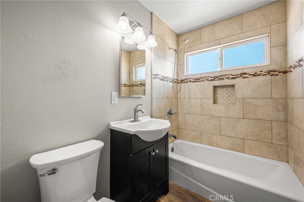 5616 Deodar Street Property Photo 18