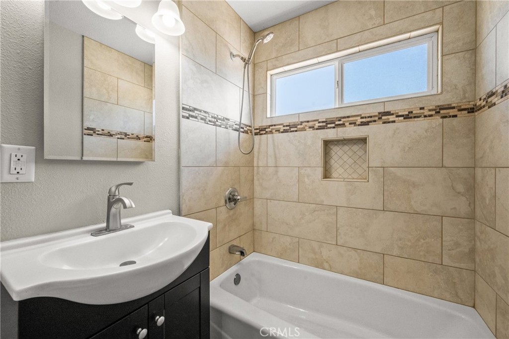 5616 Deodar Street Property Photo 19