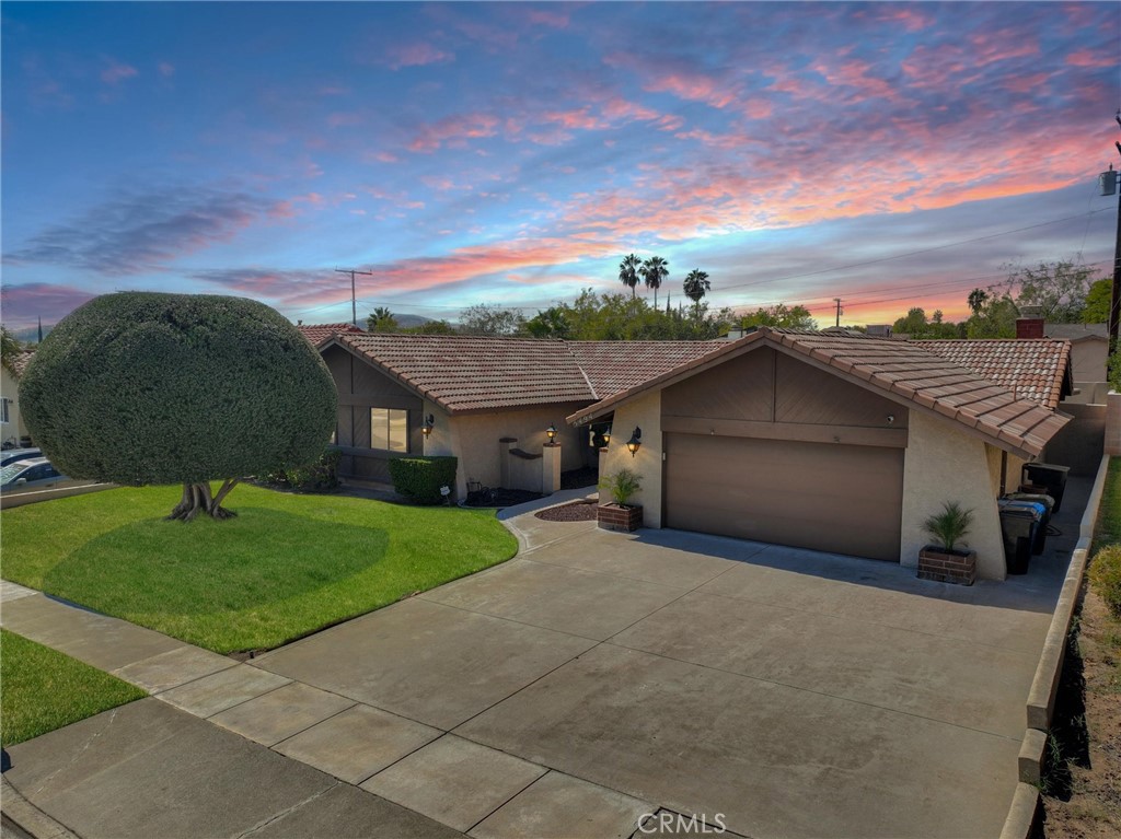 5494 N Stoddard Avenue Property Photo 1