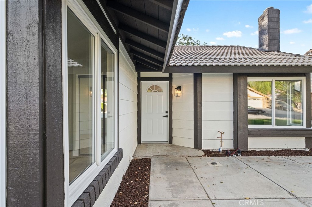 156 S Loretta Avenue Property Photo 3