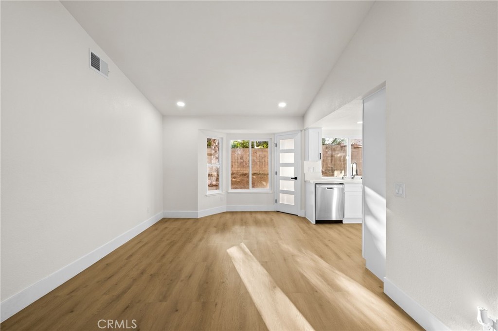 156 S Loretta Avenue Property Photo 8