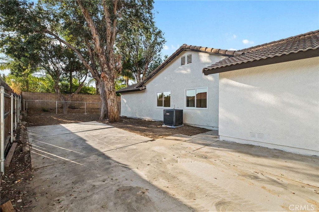 156 S Loretta Avenue Property Photo 27
