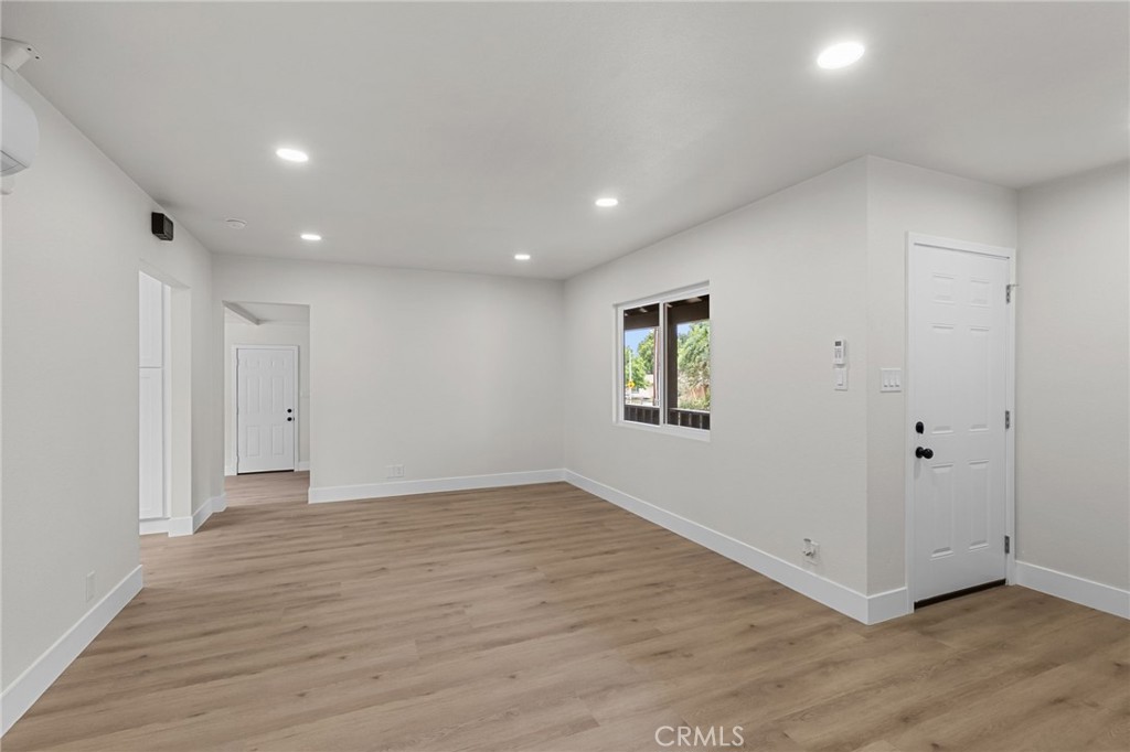 736 N Walnut Avenue Property Photo 13