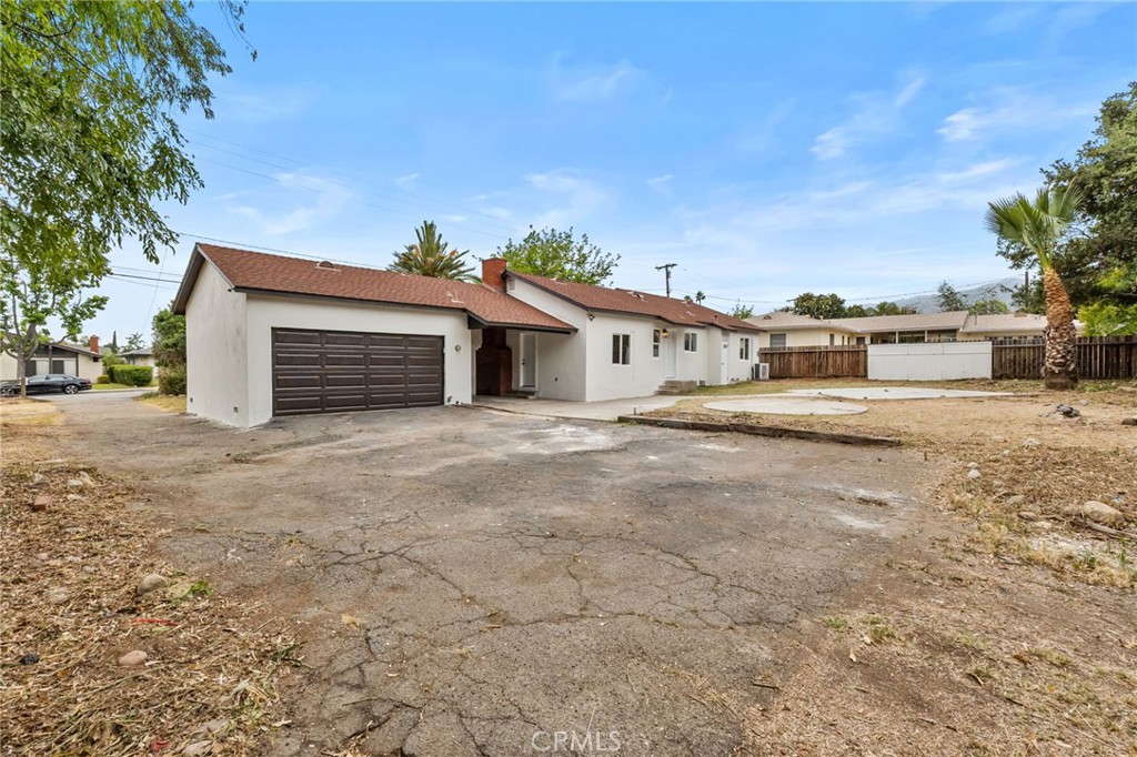 736 N Walnut Avenue Property Photo 30