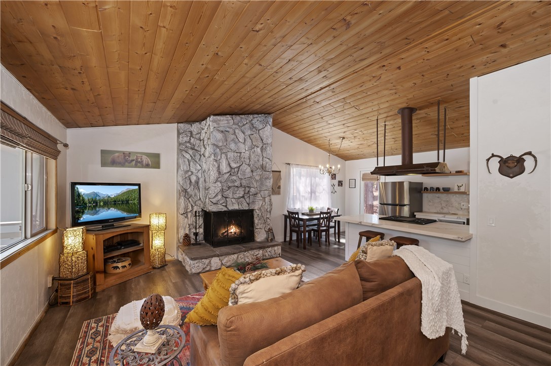 448 Quail Property Photo 3