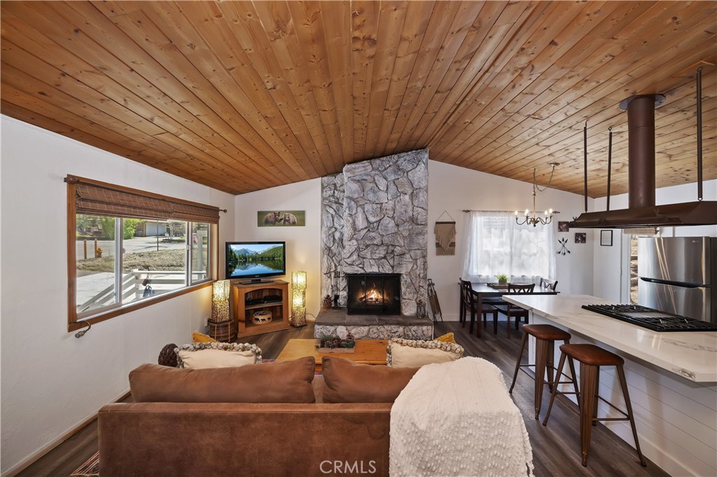 448 Quail Property Photo 8