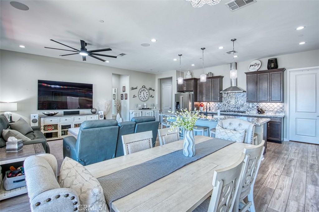 11865 Wandering Way Property Photo 4
