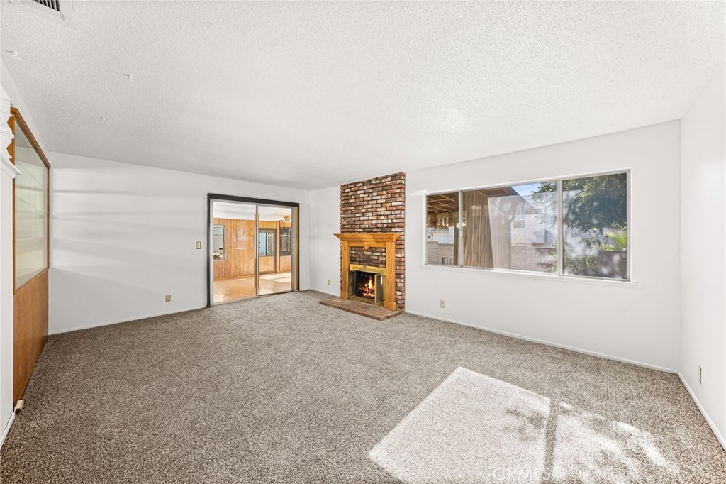 310 S Ash Street Property Photo 6