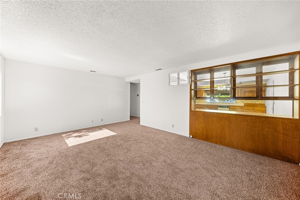 310 S Ash Street Property Photo 7