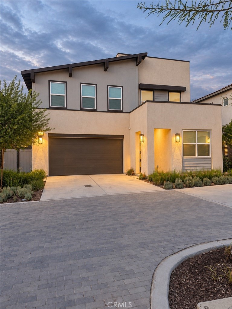 15946 Caterpillar Property Photo 1