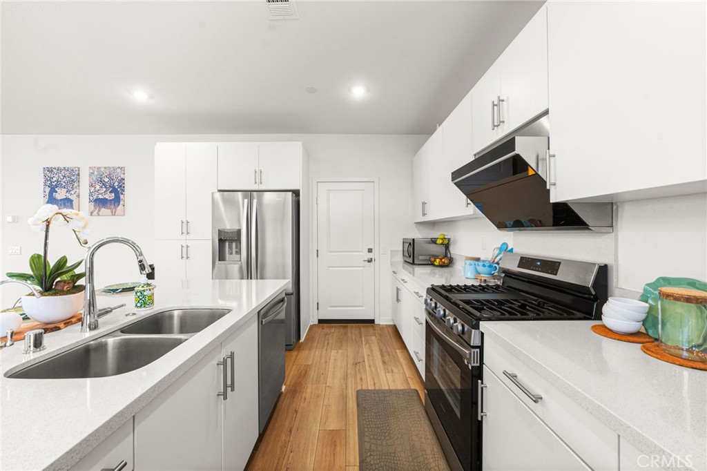 15946 Caterpillar Property Photo 10