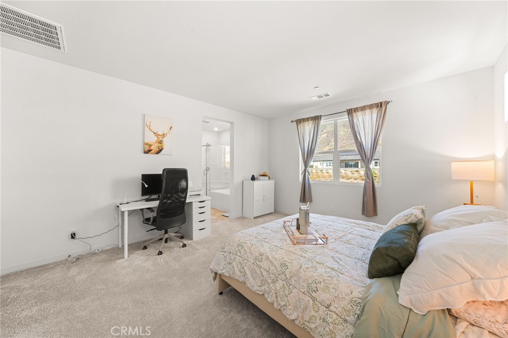 15946 Caterpillar Property Photo 18