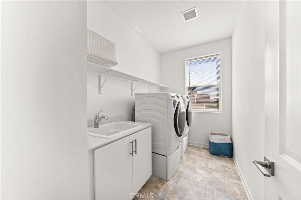 15946 Caterpillar Property Photo 23