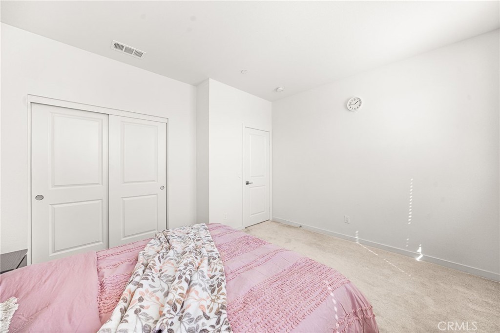 15946 Caterpillar Property Photo 25