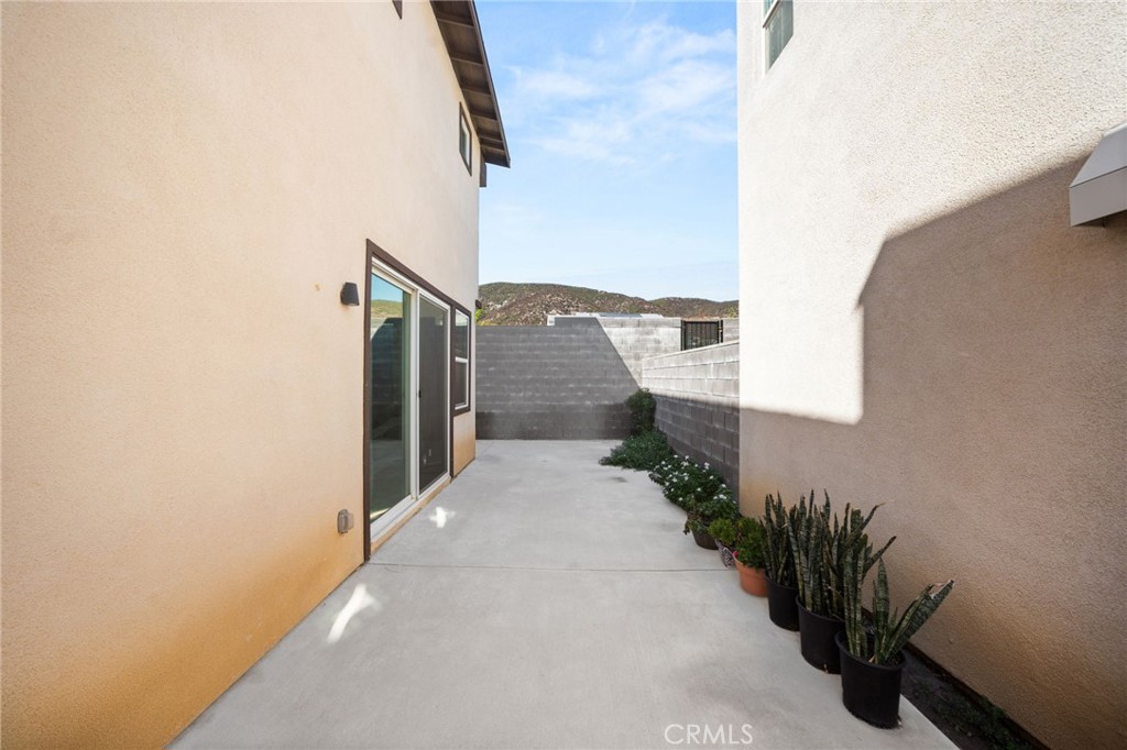 15946 Caterpillar Property Photo 28