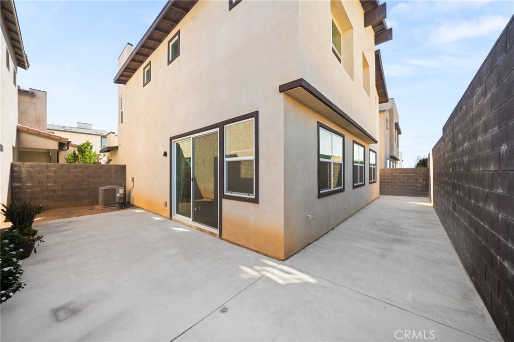 15946 Caterpillar Property Photo 29