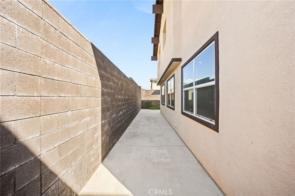 15946 Caterpillar Property Photo 30